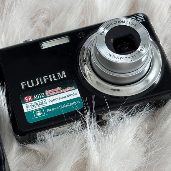 [Near Mint] Fujifilm FinePix J30 12.2MP Black Compact Digital Camera - Picture 5 of 7